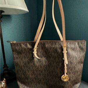 MICHAEL KORS Jet Set Travel Bag Zip Signature Brown monogram 38H9GTVT3B